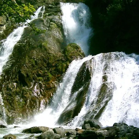 Camping La Cascade 木屋